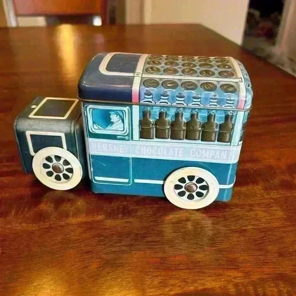 Vintage 2000 Hershey's Vehicle Series Canister #1 Milk Truck Candy Tin - Picture 2 of 6